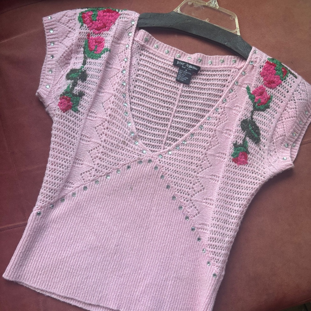 BETSEY JOHNSON FINE KNIT SWEATER